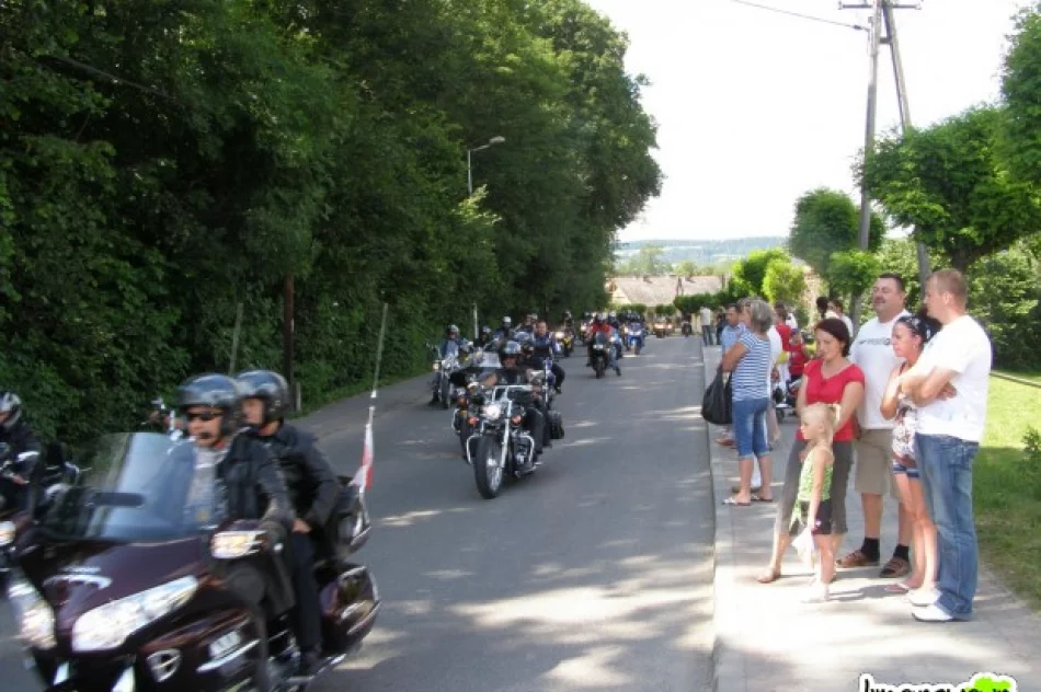 Proboszcz na czele parady motocyklowej - zdjęcie 2