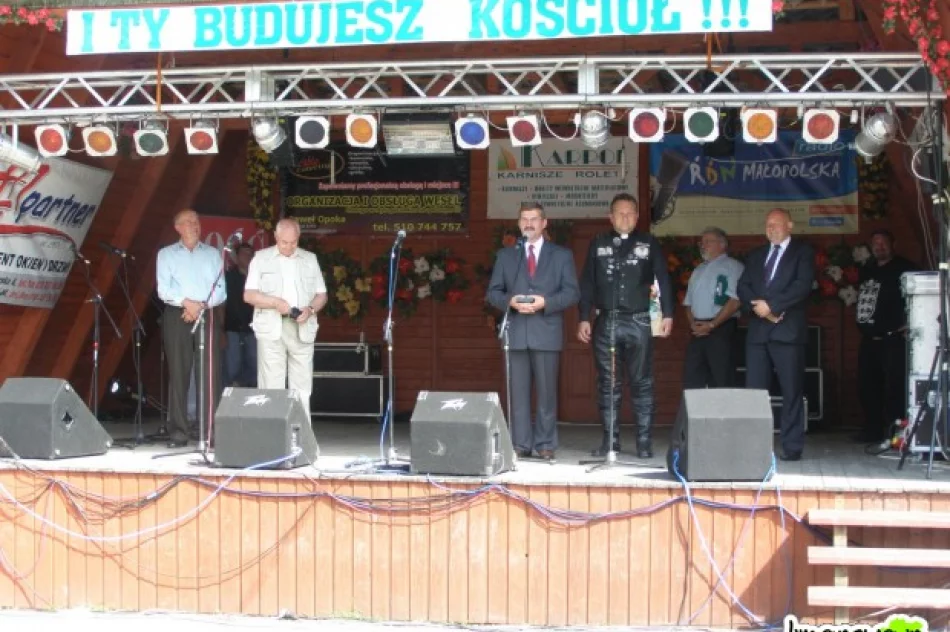 Proboszcz na czele parady motocyklowej - zdjęcie 3