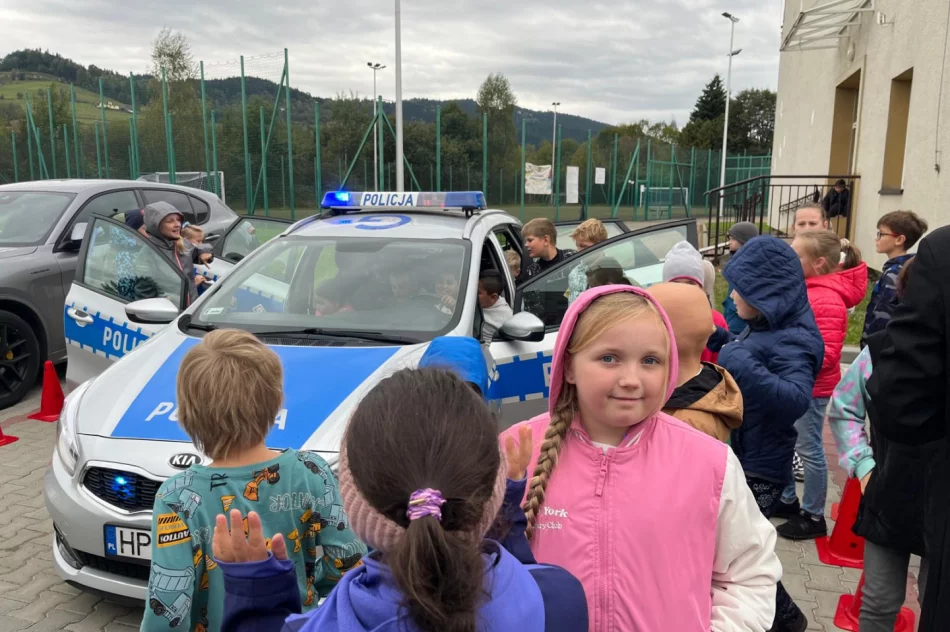 Policjanci spotkali się z młodzieżą - zdjęcie 2