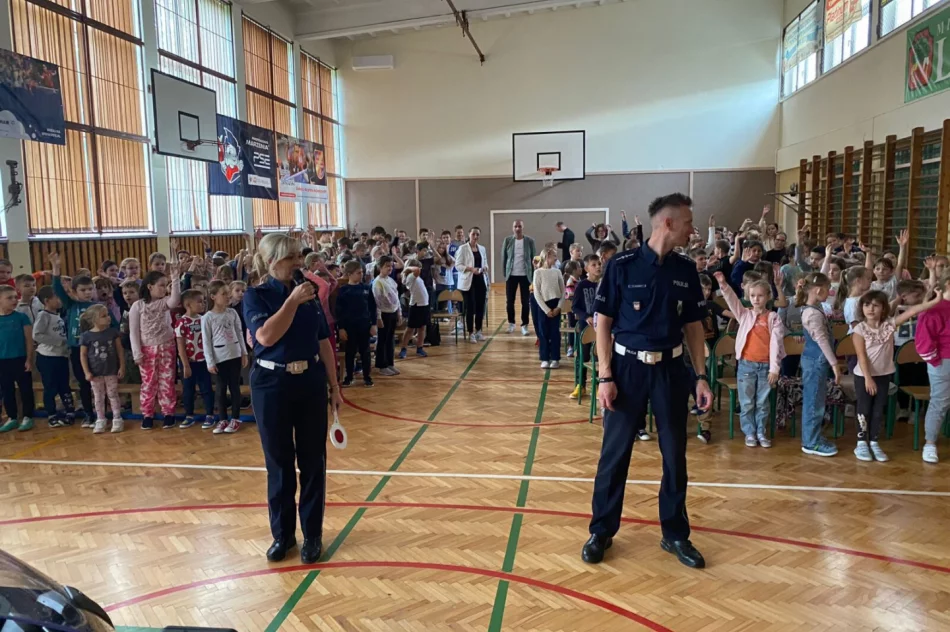 Policjanci spotkali się z młodzieżą - zdjęcie 15