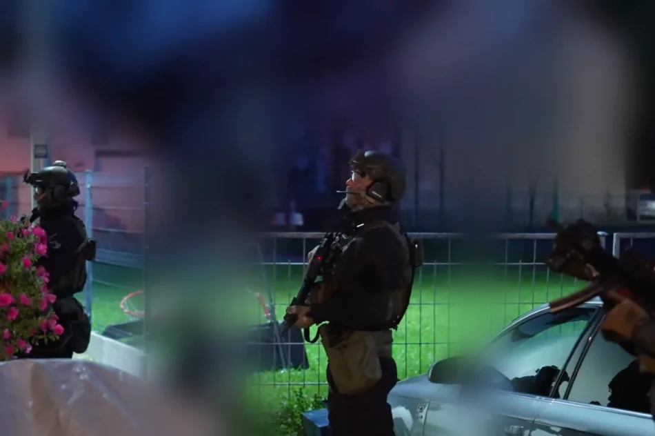 Akcja kontrterrorystów: 12 osób zatrzymanych za handel narkotykami (ZDJĘCIA I WIDEO) - zdjęcie 8