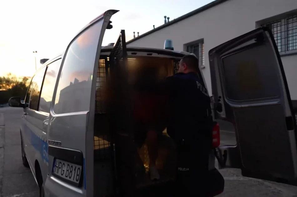 Akcja kontrterrorystów: 12 osób zatrzymanych za handel narkotykami (ZDJĘCIA I WIDEO) - zdjęcie 14