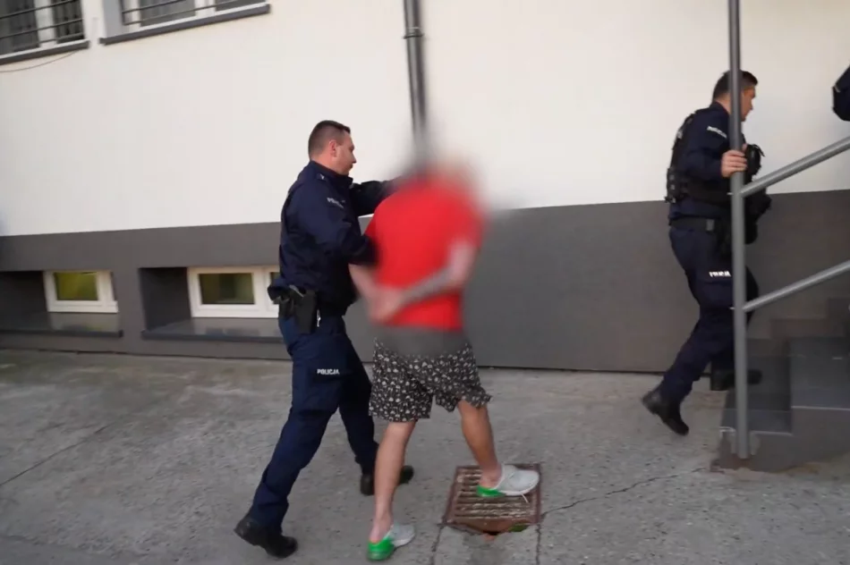 Akcja kontrterrorystów: 12 osób zatrzymanych za handel narkotykami (ZDJĘCIA I WIDEO) - zdjęcie 15