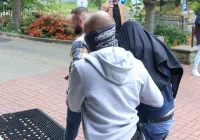 Prokuratura: podczas przeszukań w kurii zabezpieczono wiele dokumentów i nośników danych - zdjęcie główne