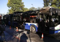 Kraków: Pali się autobus hybrydowy MPK; gaszenie może potrwać kilka godzin - zdjęcie główne