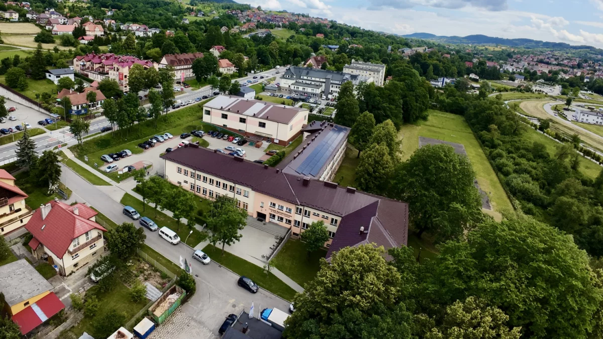 I LO w Limanowej im. Władysława Orkana z lotu ptaka