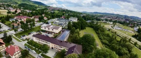 Szkoła usprawiedliwia dzisiejsze nieobecności w związku z "krwawym piątkiem" - zdjęcie główne