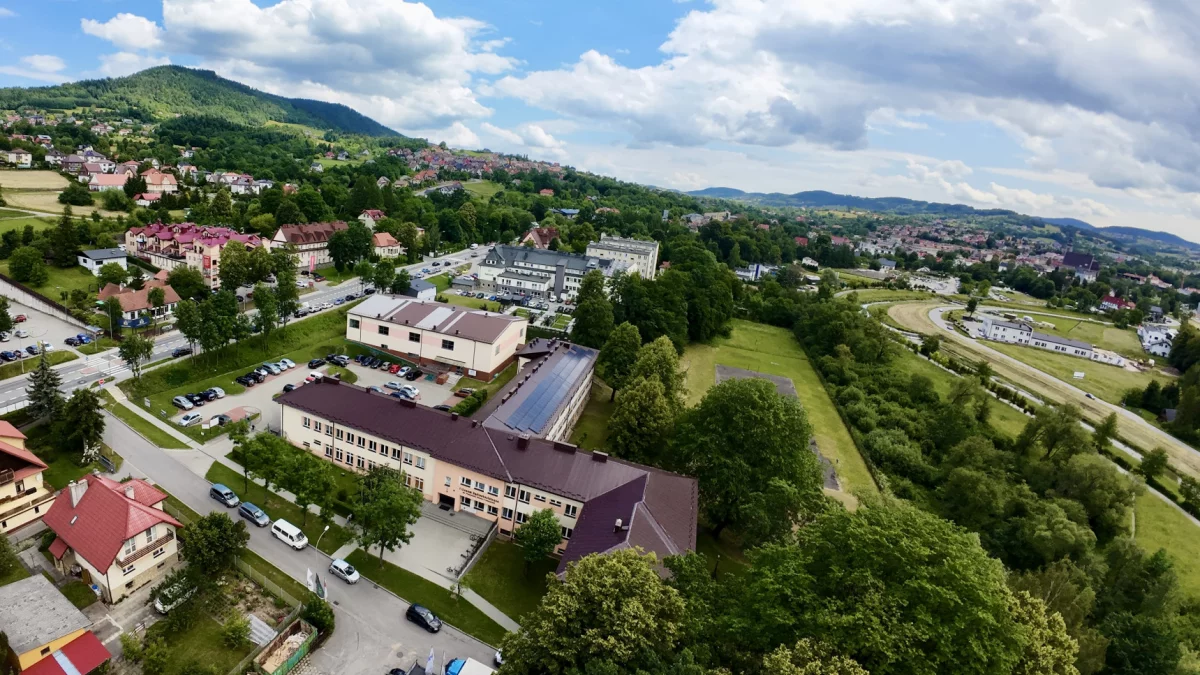 Szkoła usprawiedliwia dzisiejsze nieobecności w związku z "krwawym piątkiem"
