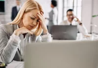 Jak efektywnie radzić sobie z presją i stresem w pracy? - zdjęcie główne