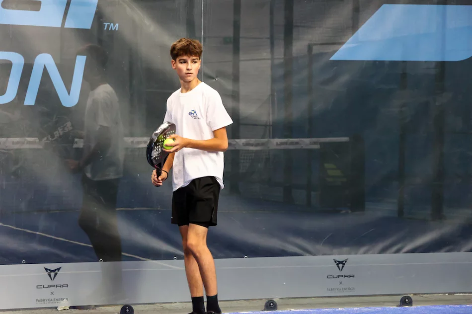 Wiktor Kołodziej wicemistrzem Polski juniorów U16 w padlu - zdjęcie 10