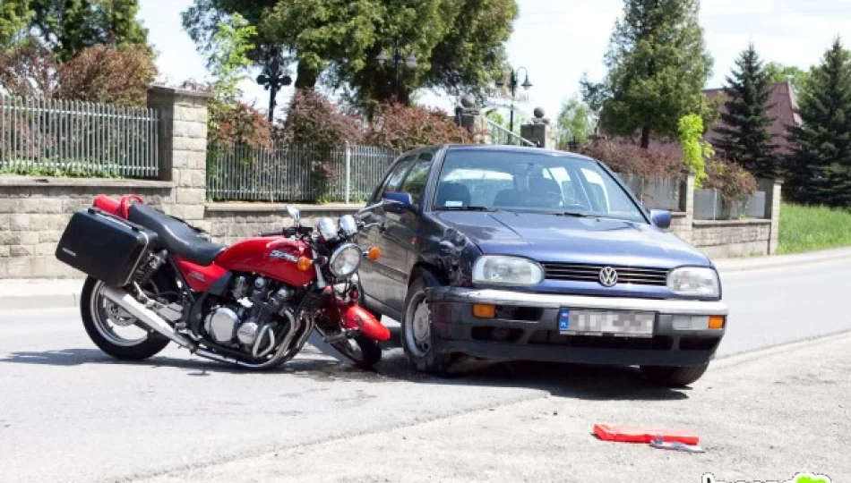 Zderzenie motocykla z samochodem - zdjęcie 1