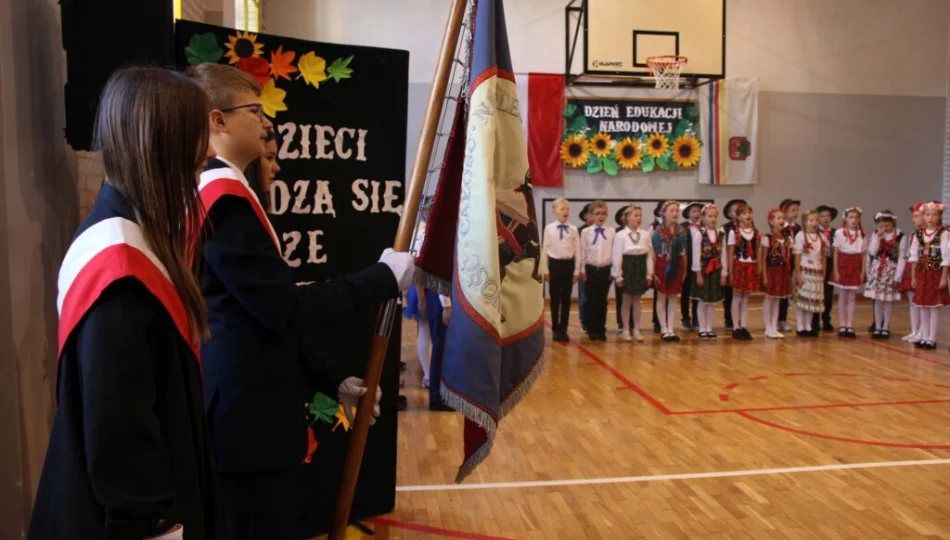 Uroczystość z okazji Dnia Edukacji Narodowej w Szkole Podstawowej nr 2 w Limanowej - zdjęcie 1