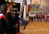 Uroczystość z okazji Dnia Edukacji Narodowej w Szkole Podstawowej nr 2 w Limanowej - zdjęcie główne