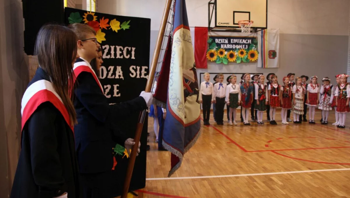 Uroczystość z okazji Dnia Edukacji Narodowej w Szkole Podstawowej nr 2 w Limanowej