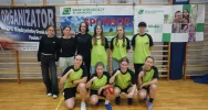 Dziewczyny z I LO najlepsze w powiecie w halowej piłce nożnej. - zdjęcie 2