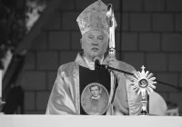 Zmarł były metropolita białostocki, abp senior Edward Ozorowski - zdjęcie główne