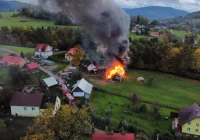 Pożar zabudowań gospodarczych (ZDJĘCIA I WIDEO) - zdjęcie główne