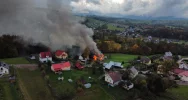 Pożar zabudowań gospodarczych (ZDJĘCIA I WIDEO) - zdjęcie 5