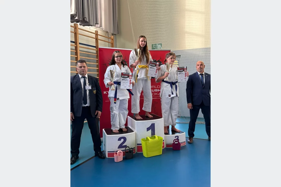 23 medale w Wilkowicach i 2 miejsce drużynowo dla zawodników Limanowskiego Klubu Kyokushin Karate na Grand Prix Beskidów - zdjęcie 7