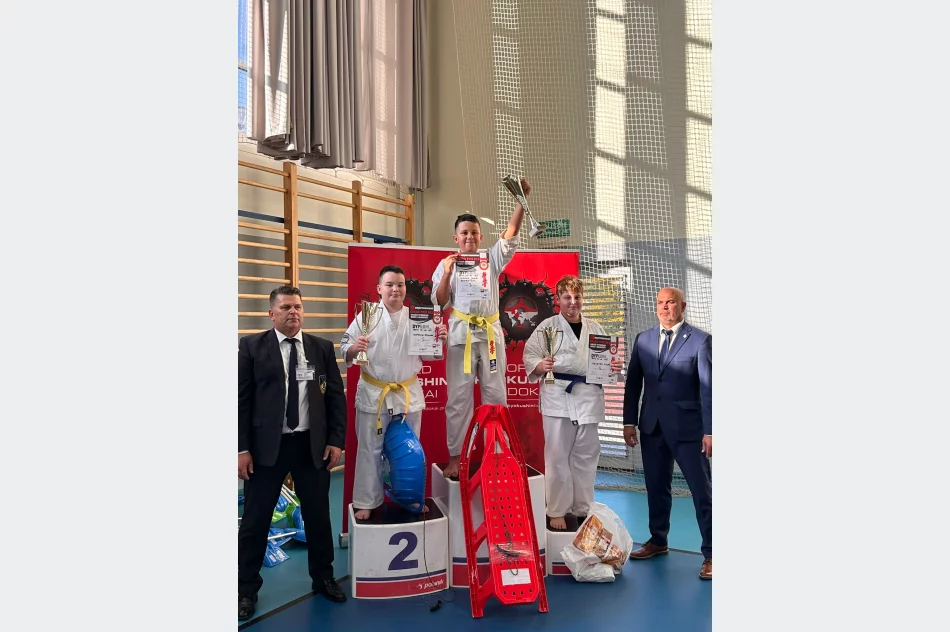23 medale w Wilkowicach i 2 miejsce drużynowo dla zawodników Limanowskiego Klubu Kyokushin Karate na Grand Prix Beskidów - zdjęcie 13