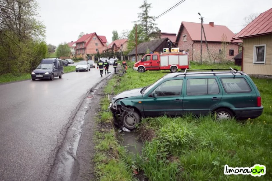 Zderzenie samochodów w Pisarzowej - zdjęcie 2