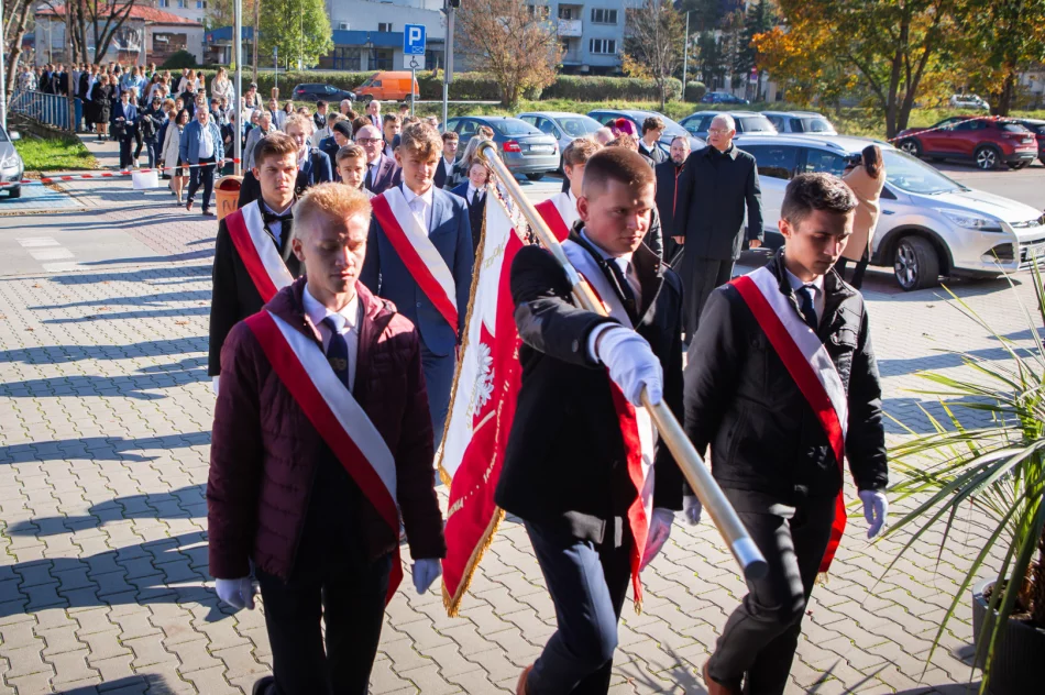 Jubileusz 100 - lecia Zespołu Szkół Technicznych i Ogólnokształcących im. Jana Pawła II w Limanowej - zdjęcie 5