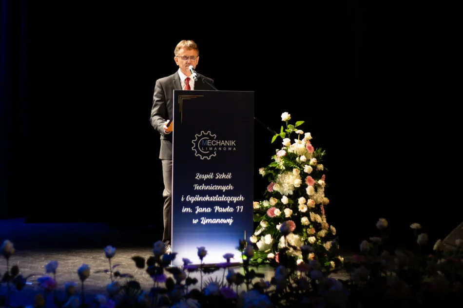Jubileusz 100 - lecia Zespołu Szkół Technicznych i Ogólnokształcących im. Jana Pawła II w Limanowej - zdjęcie 11