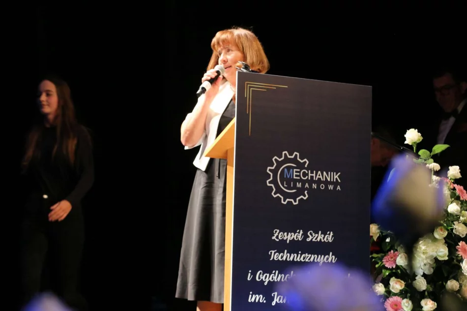 Obchody Jubileuszu Stulecia Zespołu Szkół Technicznych i Ogólnokształcących im. Jana Pawła II w Limanowej - zdjęcie 2