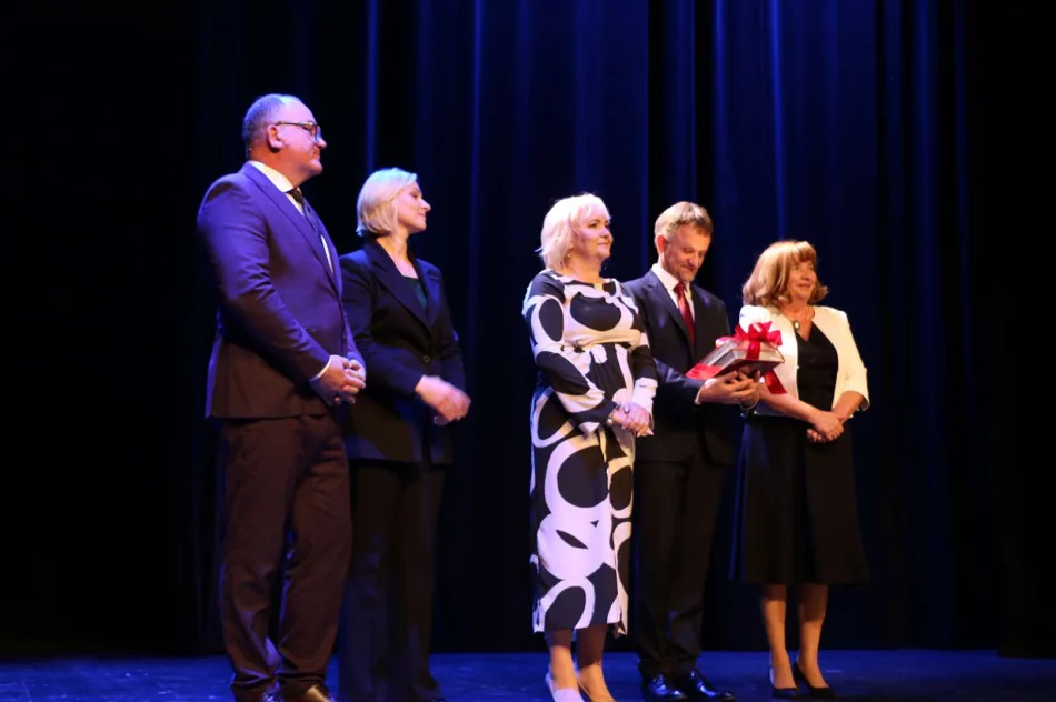 Obchody Jubileuszu Stulecia Zespołu Szkół Technicznych i Ogólnokształcących im. Jana Pawła II w Limanowej - zdjęcie 6