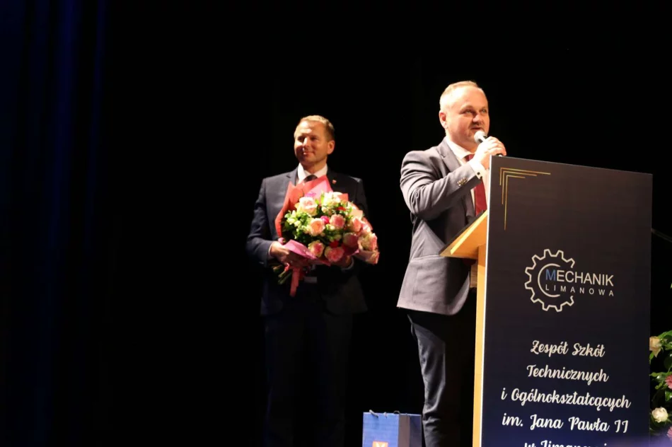 Obchody Jubileuszu Stulecia Zespołu Szkół Technicznych i Ogólnokształcących im. Jana Pawła II w Limanowej - zdjęcie 20