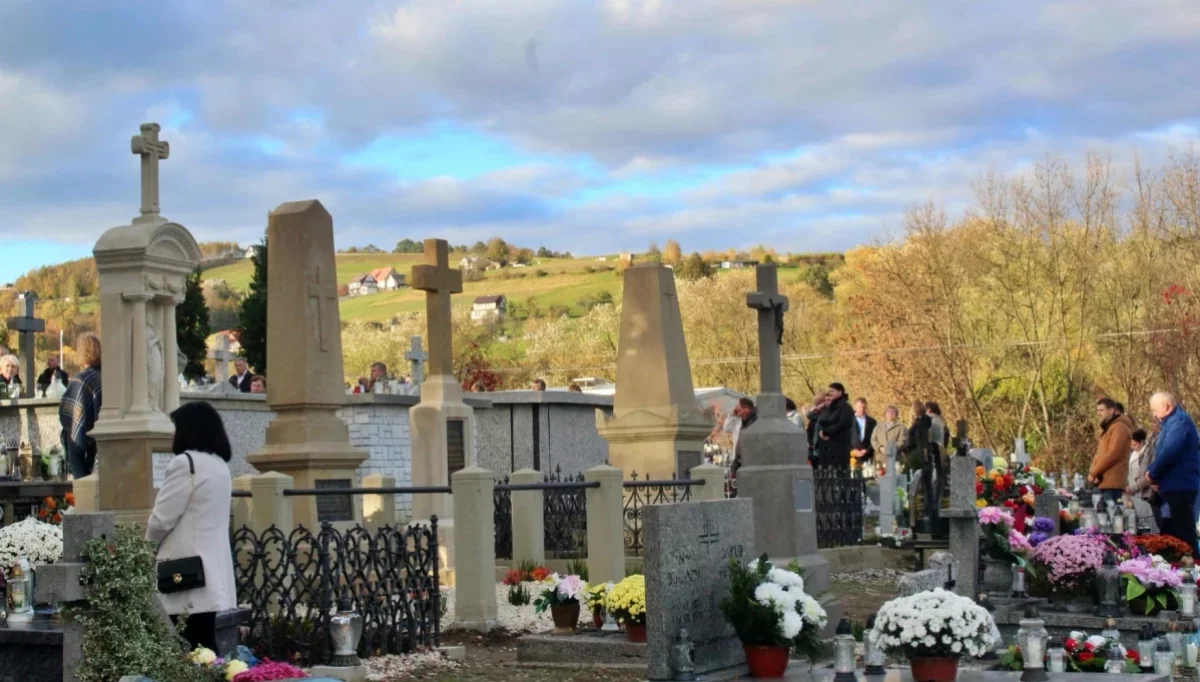 II spotkanie na łososińskim cmentarzu. Odkryj historię nagrobków i zapomnianych postaci