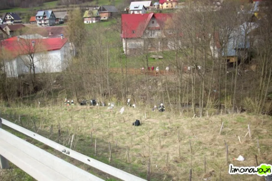 Cztery osoby ranne w wypadku - zdjęcie 3