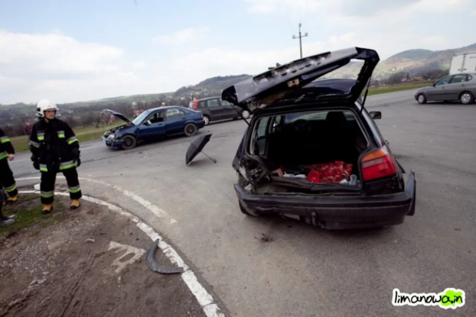 Zderzenie samochodów na prostej - zdjęcie 2