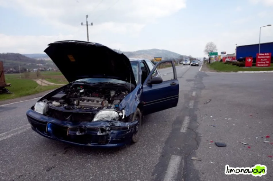 Zderzenie samochodów na prostej - zdjęcie 3