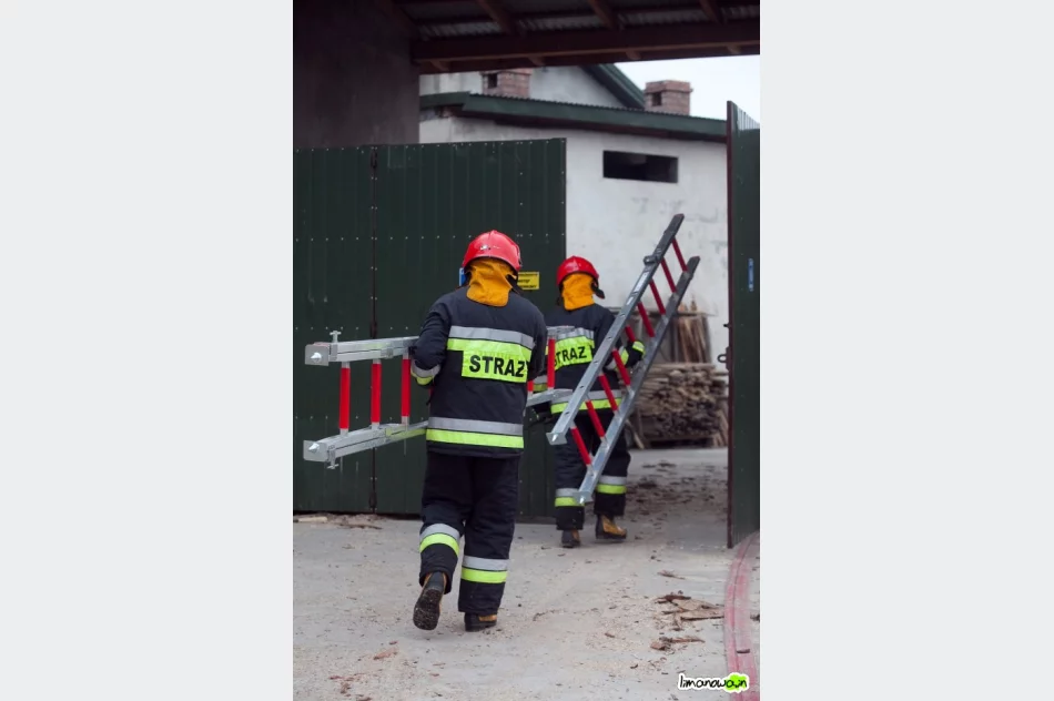 Pożar zakładu stolarskiego - zdjęcie 4