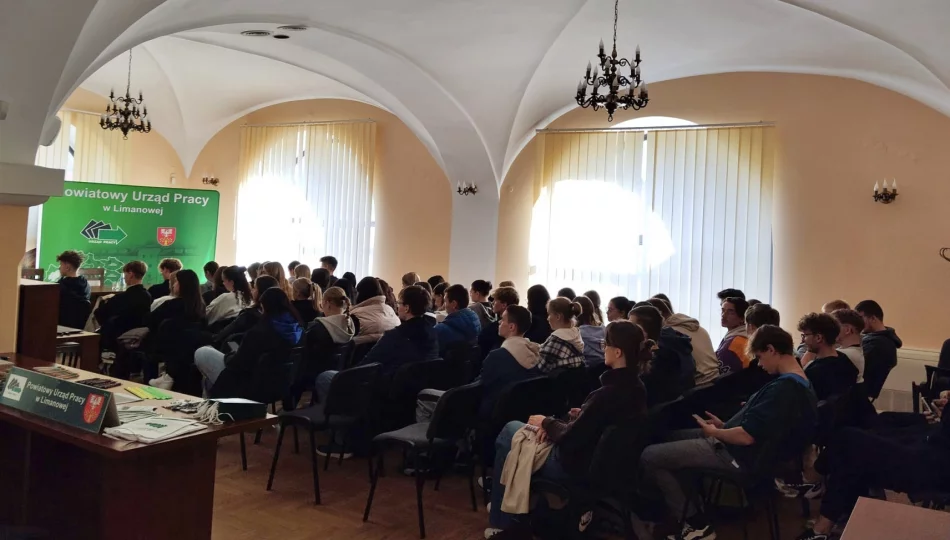 Spotkanie z młodzieżą w ramach Ogólnopolskiego Tygodnia Kariery - zdjęcie 1