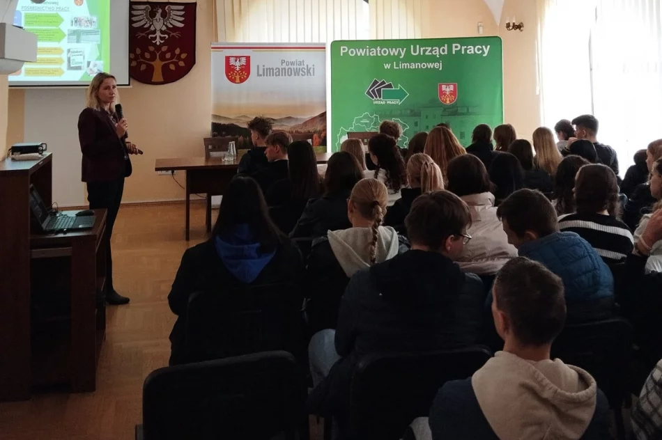 Spotkanie z młodzieżą w ramach Ogólnopolskiego Tygodnia Kariery - zdjęcie 4
