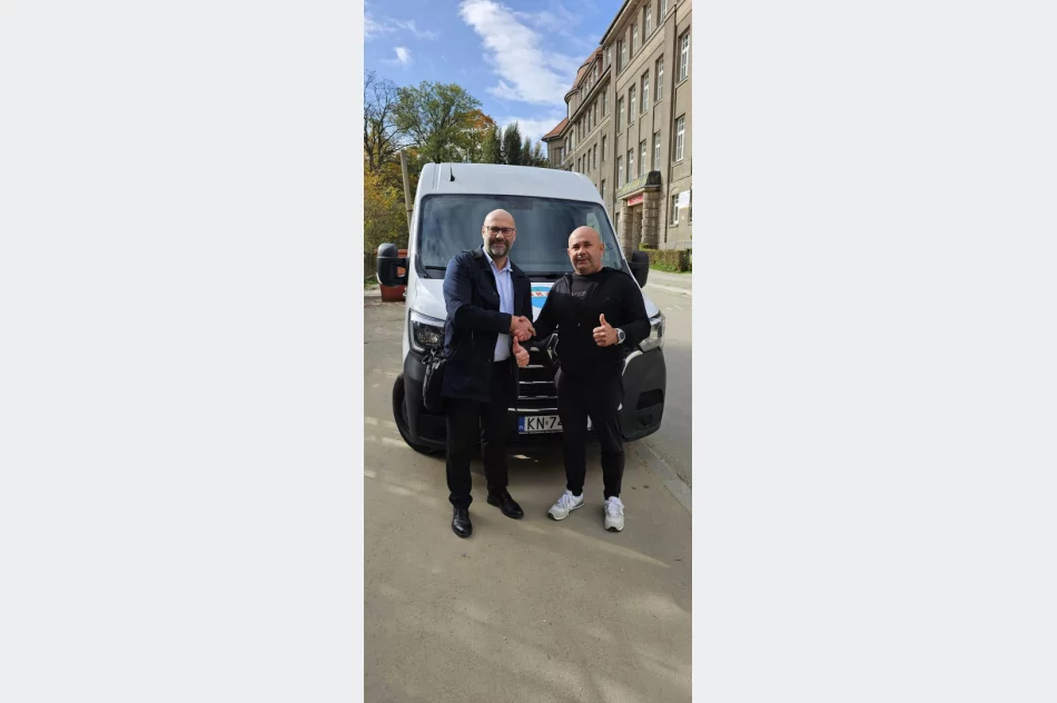 Tona karmy dla zwierząt trafiła do Kłodzka (ZDJĘCIA) - zdjęcie 2