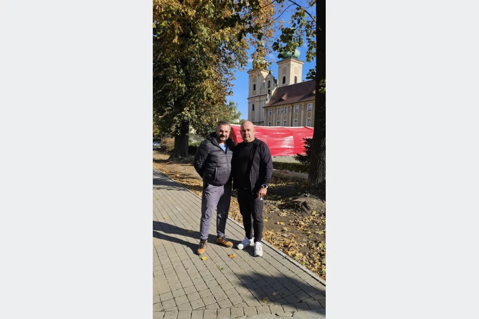 Tona karmy dla zwierząt trafiła do Kłodzka (ZDJĘCIA) - zdjęcie 3
