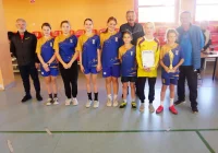 Drużyna dziewcząt z Ujanowice najlepsza w powiecie - zdjęcie główne