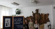 Przedstawienie o Janie Pawle II w Szkole Podstawowej nr 1 w Męcinie - zdjęcie 2
