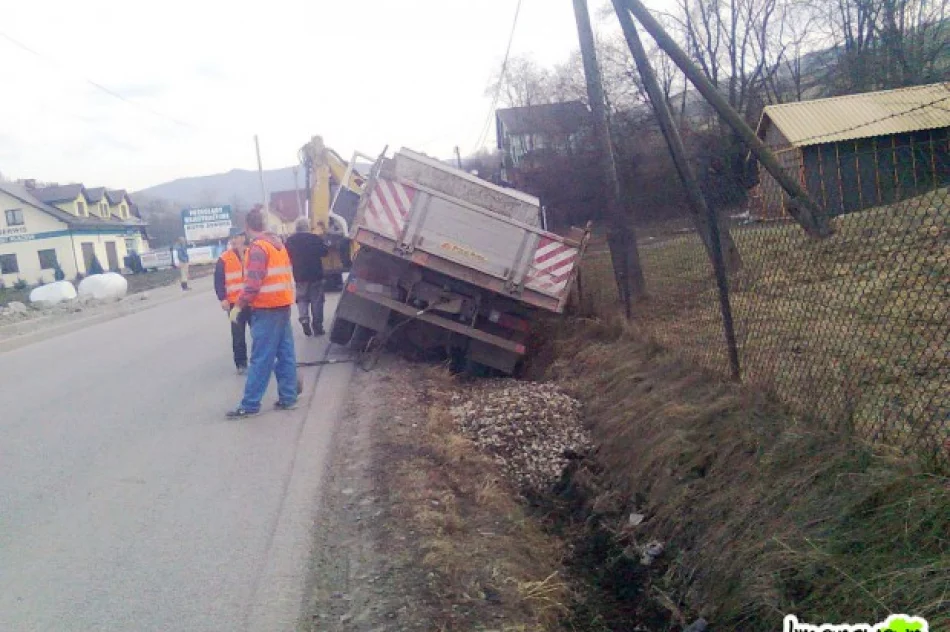 Pijany usiłował ukraść ciężarówkę, ścigano go koparką - zdjęcie 2