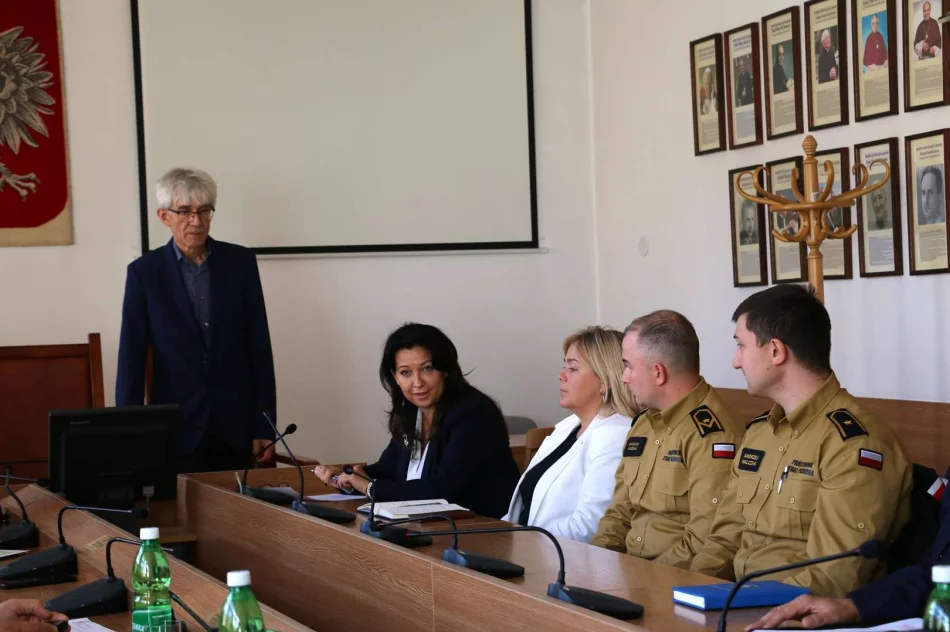 18 października | Posiedzenie MZZK i przygotowanie placówek szkolnych do przeprowadzenia ewakuacji - zdjęcie 7