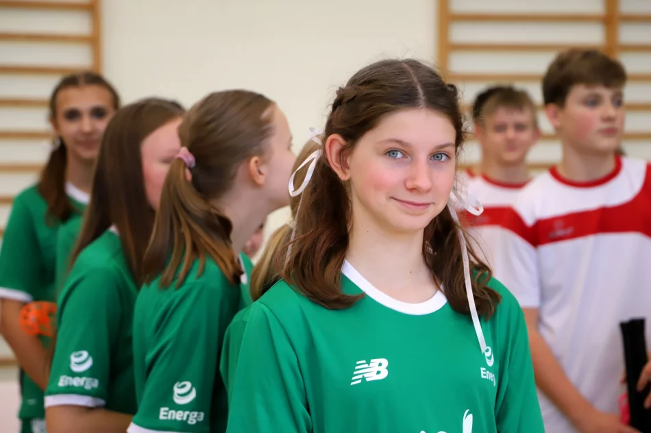 Stara Wieś II wygrywa Mistrzostwa Gminy Limanowa w Unihokeju Młodzieży Szkolnej - zdjęcie 7