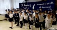 Ślubowanie pierwszoklasistów w Szkole Podstawowej nr 1 w Męcinie - zdjęcie 4