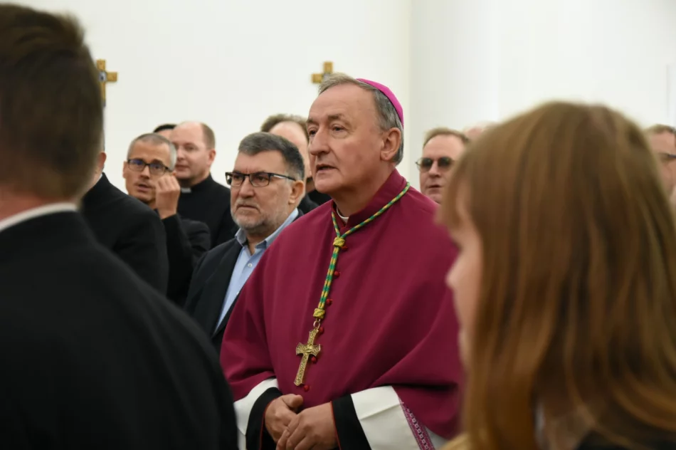 Rozpoczął się diecezjalny etap procesu beatyfikacyjnego ks. Jana Czuby - zdjęcie 11