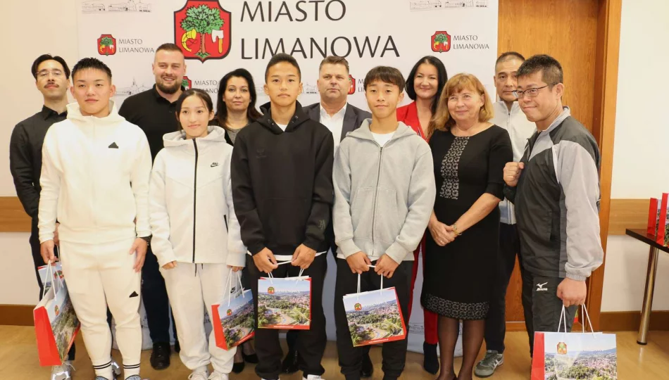  Karatecy z Japonii z wizytą w Urzędzie Miasta - zdjęcie 1