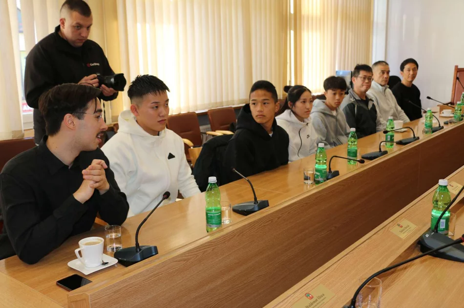  Karatecy z Japonii z wizytą w Urzędzie Miasta - zdjęcie 10