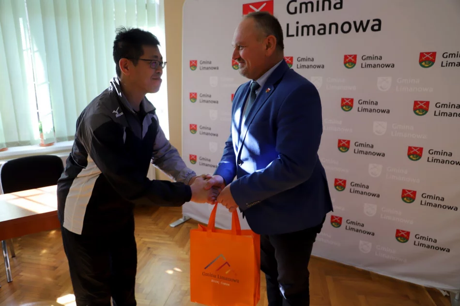 Karatecy z Japonii z wizytą u Wójta Gminy Limanowa - zdjęcie 11