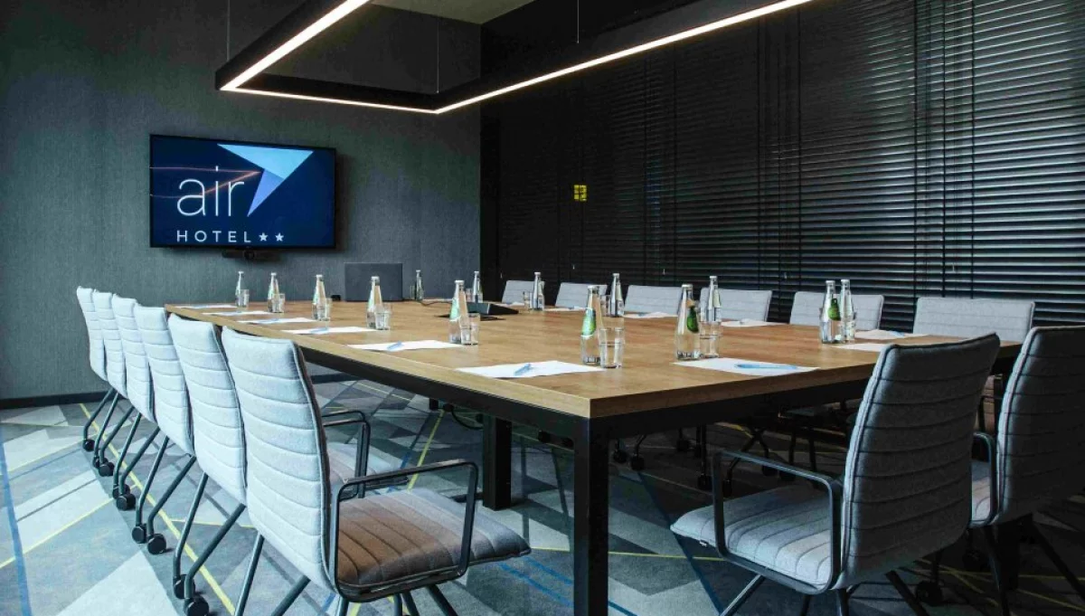 Dlaczego warto zdecydować się na wynajem sali konferencyjnej w hotelu?